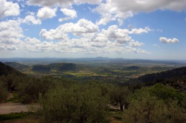 Mallorca adasındaki Tramuntana sıradağları