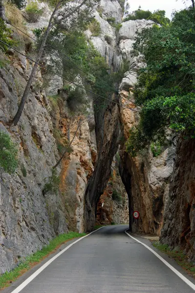 Mallorca adasındaki Tramuntana sıradağları