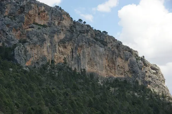 Mallorca adasındaki Tramuntana sıradağları
