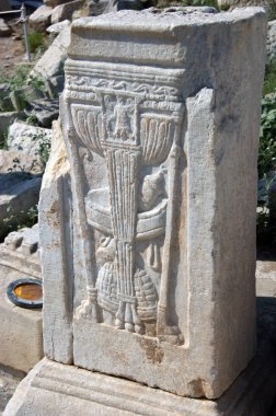 Antik Ephesus şehrinde, çağdaş hindinin batı kısmında.