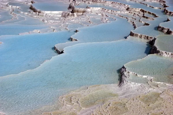 Pamukkale, Türkiye 'nin güneybatısında doğal bir bölge ve turistik bir merkezdir.