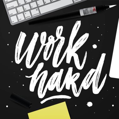 Mutlu hafta sonu. Pozitif alıntı el yazısı  