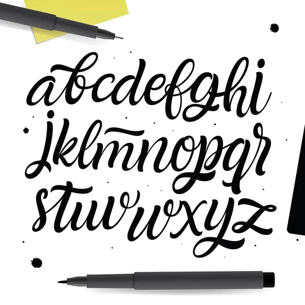 Mano dibujado pincel pintado letras — Vector de stock