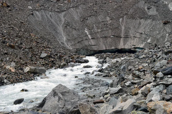 Gürcistan'da bir buzul