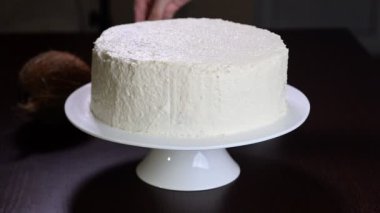 Hindistan cevizi pul ile kek süslemeleri