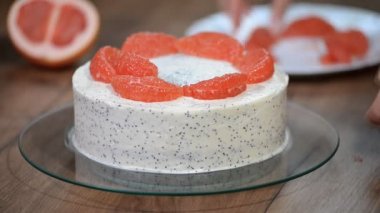 Eller greyfurt ile pasta süslemeleri