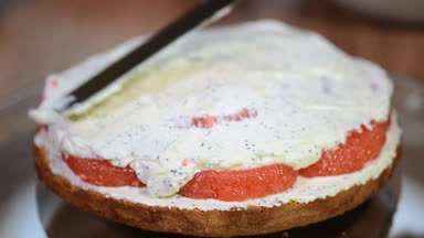 Pudra Layer Cake hazırlar.