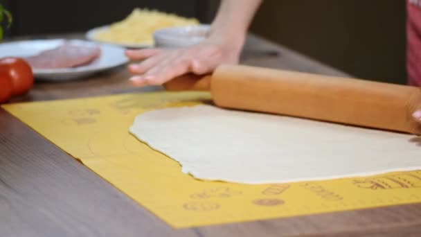 Pâte Pour Pizza Rouleau Pâtisserie Sur Table Bois — Video