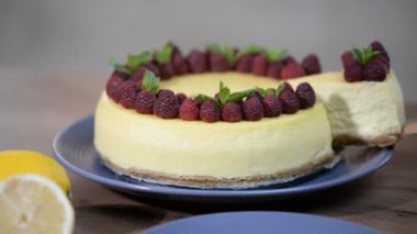 New York peynirli keki dilimi.