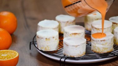 Turuncu dökme ayna sırlıdır tatlılar