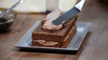 Eller smear pasta çikolatalı krema ile