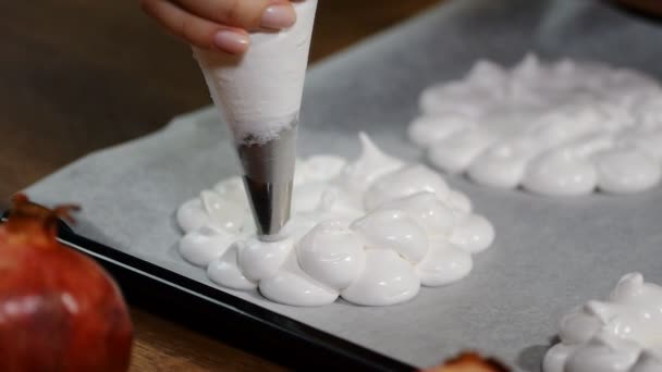 Cooking Pavlova Dessert Meringue Pastry Tube Spread Meringue Baking Sheet — Stock Video