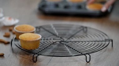 Taze ev yapımı lezzetli muffins.
