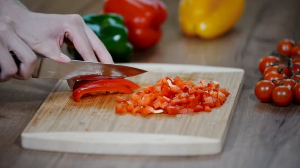 Pimentos Vermelhos Cortados Alimentos Preparados — Vídeo de Stock