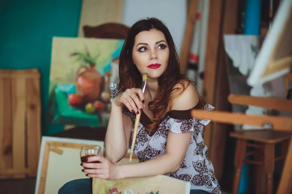 Woman Artist Painting Picture Studio Creative Pensive Painter Girl Paints — Stock Photo, Image