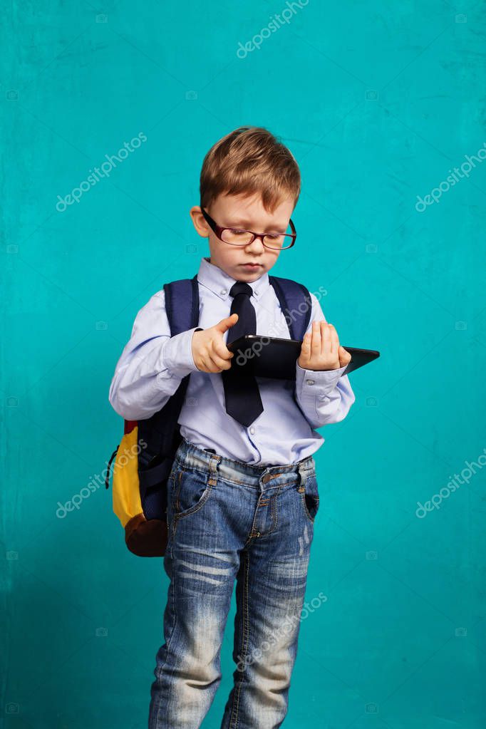 little kid big backpack