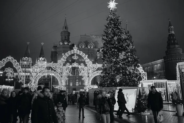 МОСКВА, РОССИЯ - 31 ДЕКАБРЯ 2016: Декорации с Рождеством — стоковое фото