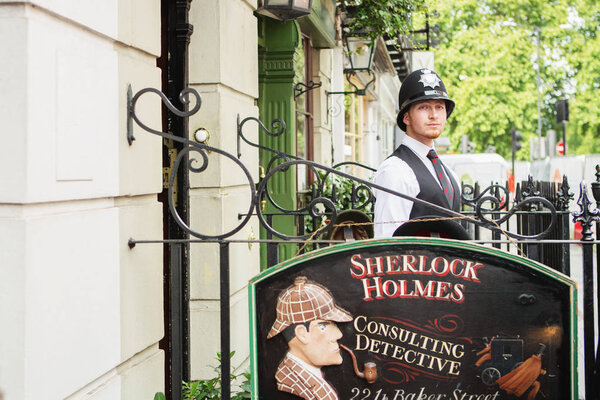 ЛОНДОН - 24 августа 2017 года: Музей Шерлока Холмса расположен
 