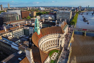 Londra - 19 Ağustos 2017: Cityscape görünümünden London Eye. 