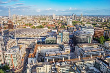 Londra - 19 Ağustos 2017: Cityscape görünümünden London Eye. 