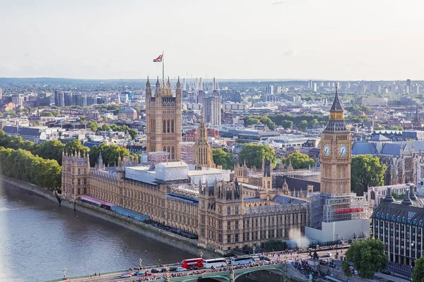 Londýn - 19. srpna 2017: Panorama pohled z vyhlídkového kola London Eye. — Stock fotografie