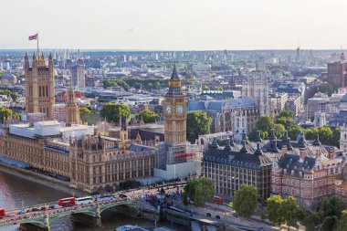 Londra - 19 Ağustos 2017: Cityscape görünümünden London Eye. 