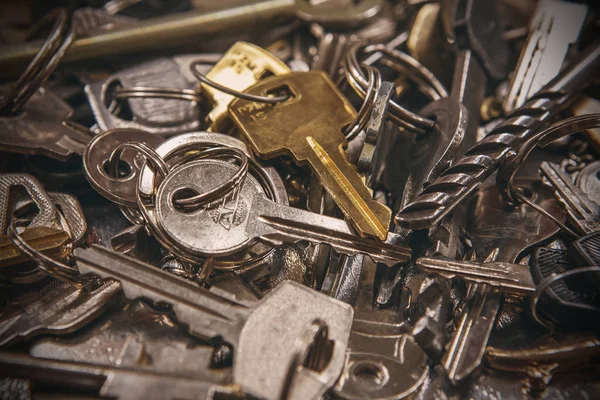 Pile Old Keys Different Shapes Sizes Colors Many Vintage Keys — Stock Photo, Image