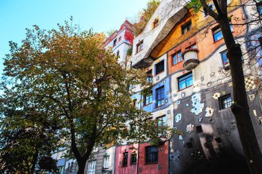 Avusturya, Viyana 'da Hundertwasser' ların evi. Hundertwasserhaus ap