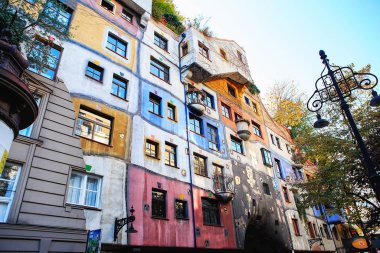 Avusturya, Viyana 'da Hundertwasser' ların evi. Hundertwasserhaus ap