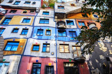 Avusturya, Viyana 'da Hundertwasser' ların evi. Hundertwasserhaus ap