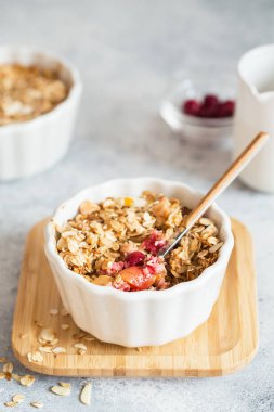 Kirazlı ve kayısılı turta. Her türlü F ile meyve ezmesi