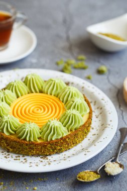 Fındıklı ve kremalı mini tartlar. Enfes çeşitleri.