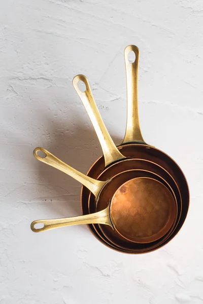 Copper Utensils White Background Vintage Copper Cookware Cocottes Creamer Accessories — Stock Photo, Image