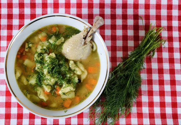 Sup sayuran dengan latar belakang kayu — Stok Foto