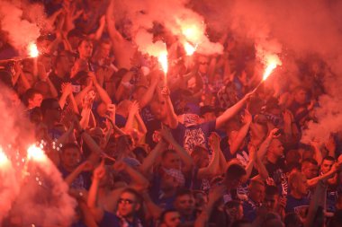 Lech Poznan futbol taraftarları.