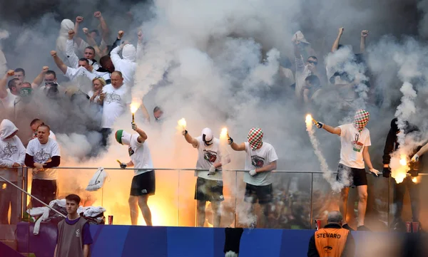 Apoiantes do futebol Legia Warszawa . — Fotografia de Stock