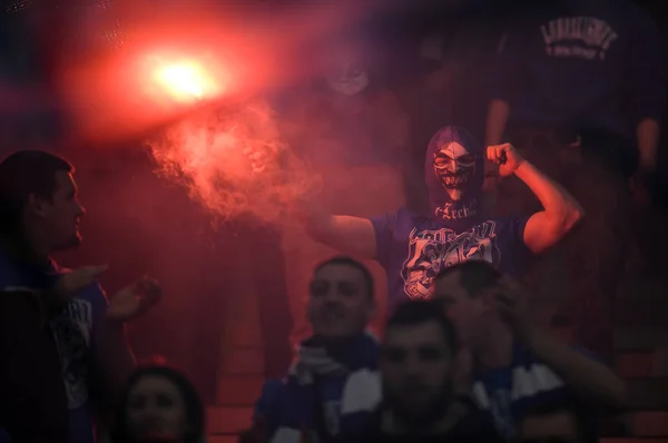 Lech Poznan voetbalsupporters. — Stockfoto