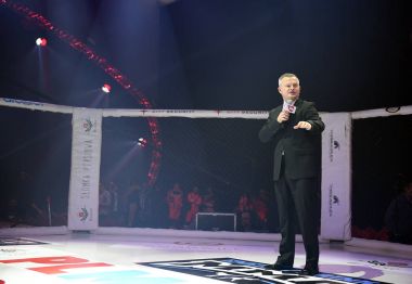 Karışık dövüş sanatları mücadele gece Plmma