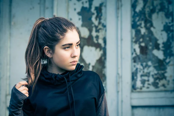 açık bir genç kız portresi