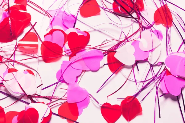 Confetti Colorati Forma Cuore Sfondo Bianco Concetto San Valentino Sfondo — Foto Stock