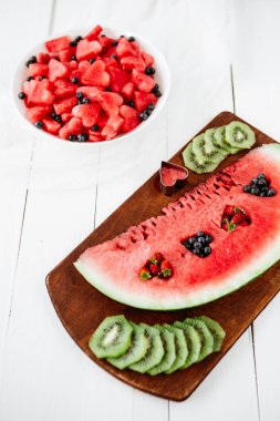 Taze sulu karpuz dilimi 