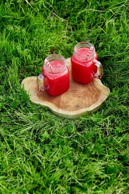 Karpuz smoothies sağlıklı yaz içeceği.  