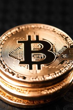 Bitcoins ve sanal para. Altın Bitcoins. Kavram dünya çapında cryptocurrency.