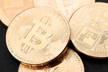 Bitcoins ve sanal para. Bitcoin altın sikke. Cryptocurrency kavramı.