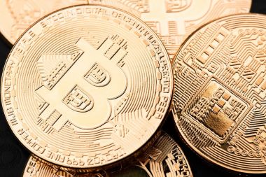 Bitcoins ve sanal para. Bitcoin altın sikke. Cryptocurrency kavramı.