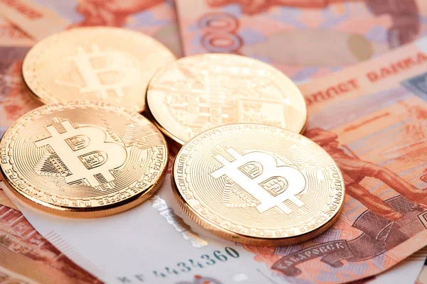 Монета Bitcoin Тлі Російських Рублях — стокове фото