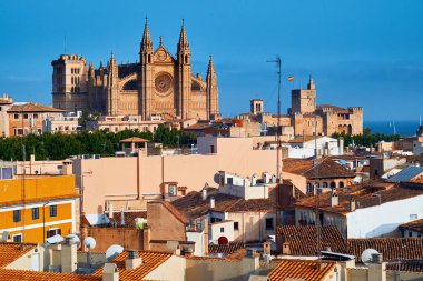İspanya Palma de Mallorca tarihi şehir merkezi manzaralı Gotik Katedrali La Seu. Balear Adaları