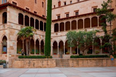 Montserrat Monastery Montserrat Barcelona, Katalonya, İspanya yakınındaki dağda bulunan