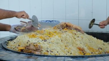 Özbekistan 'da ulusal gıda. Taşkent 'ten geleneksel manevra