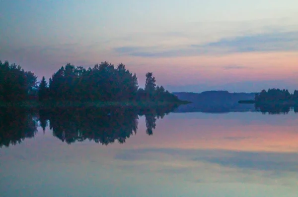 günbatımı nehir refleks ile